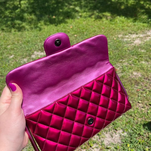 CHANEL RARE CLUTCH - Picture 14 of 15